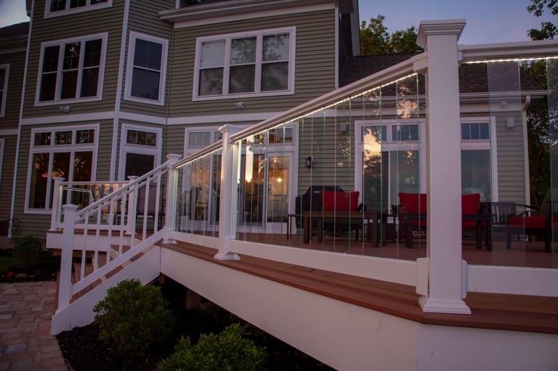 RDI® Collection Endurance® Original Railing With Glass Slates